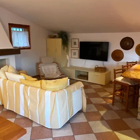 Lakeside 'al Crero' Holiday home
