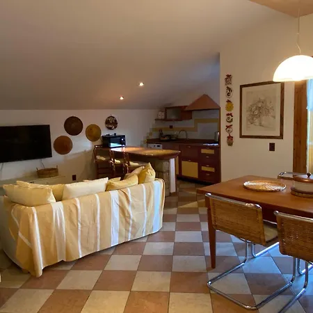 Lakeside 'al Crero' Feriehus